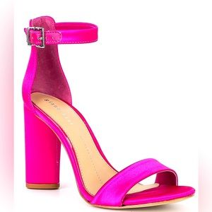 NEVER WORN- Gianni Bini Pink Heels